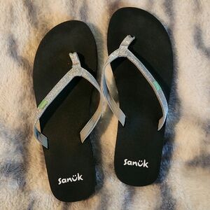 Womens Sanuk flip flops
